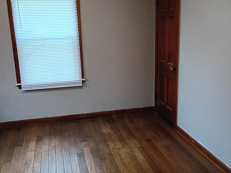 1402 N Main Ave — Photo 18