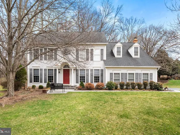 8648 Chase Glen Cir, Fairfax Station, VA 22039