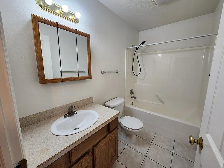 163 Center St Apt 112 - 4_03312025