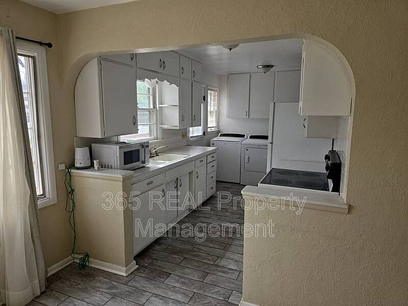5th image of 312 N 1st Ave