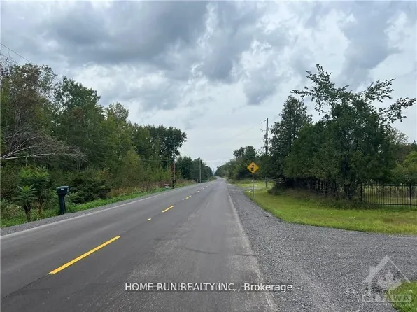 3447 Greenland Rd, Ottawa, ON K0A 1T0