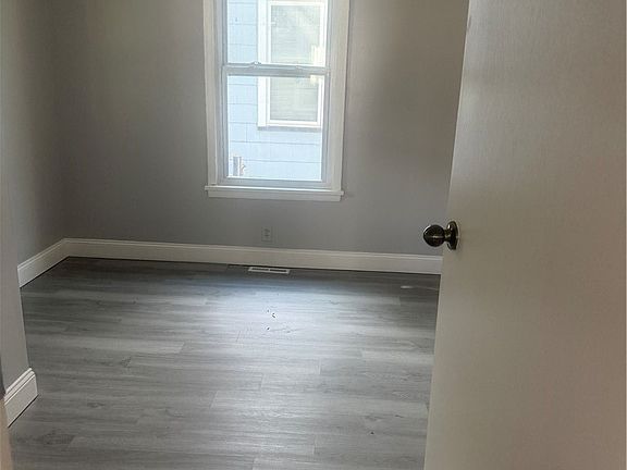 5th image of 50 Oneida St