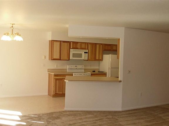 4th image of 555 Pioneer Ave