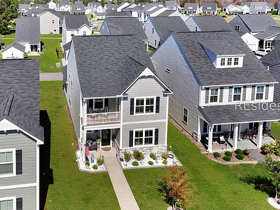 2nd image of 142 Garden Row Dr S