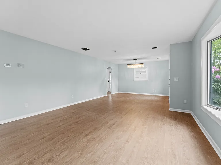 329 E Veterans Hwy — Photo 5