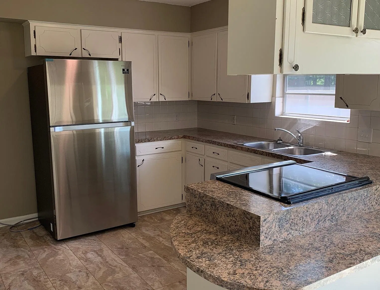 3 bed, 1200 sqft, $1,850 — Photo 4