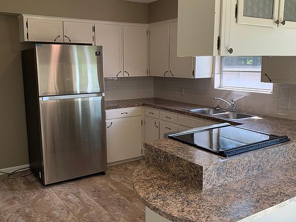 2nd image of 2057 S Cline Ave