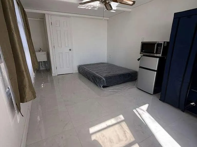 3461 SW 50th Ter — Photo 6