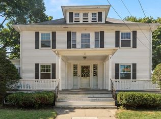 576 Cabot St, Beverly, MA 01915