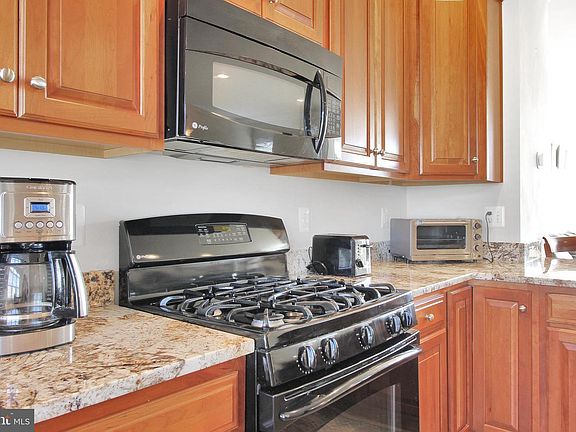 3rd image of 250 Woodstream Blvd