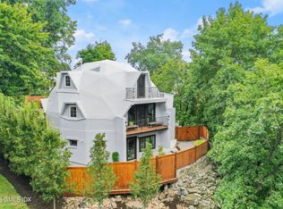 1 Rockridge Dr, Norwalk, CT 06854