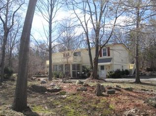 36 Meadow Ln, Saugerties, NY 12477
