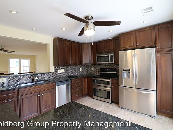 3rd image of 124 Barnsfield Ct #216