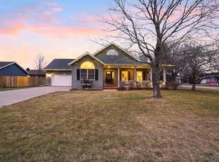 921 Valley View Rd, Lake City, MN 55041