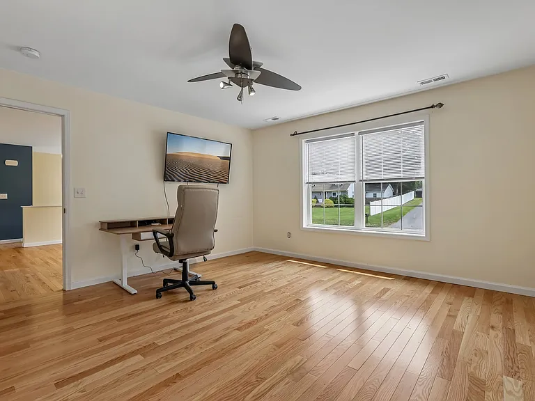 25 Red Schoolhouse Rd — Photo 9