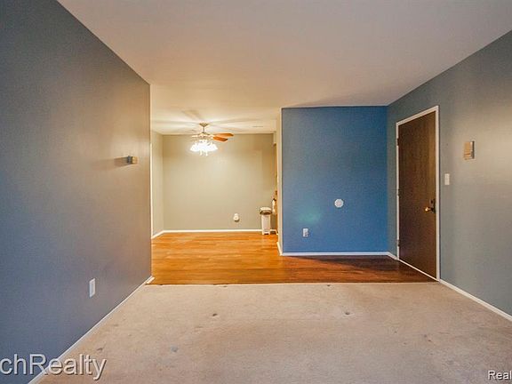 5th image of 7599 Manor Cir APT 102
