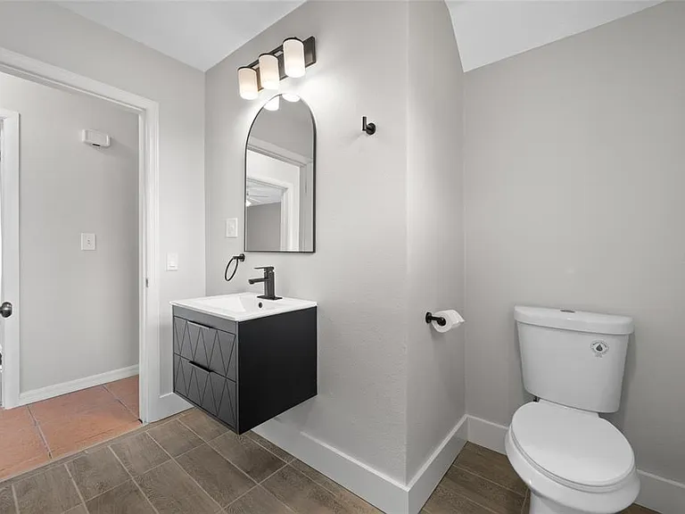 5056 42nd St S — Photo 33
