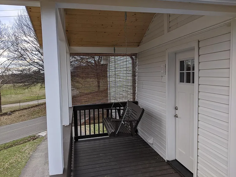 porch swing on side deck