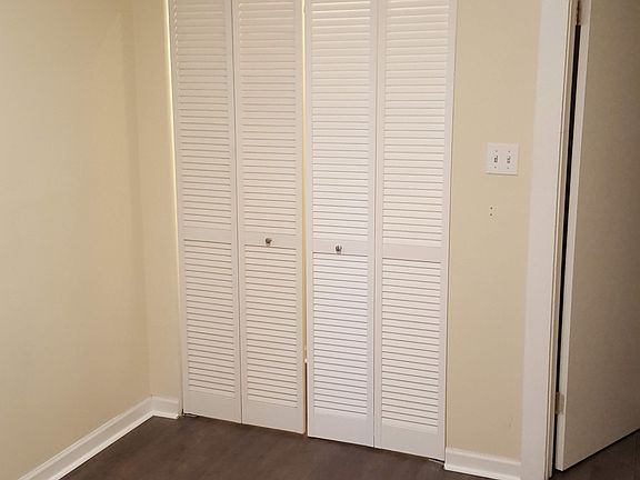 4th image of 1627 W Beach Ave #1