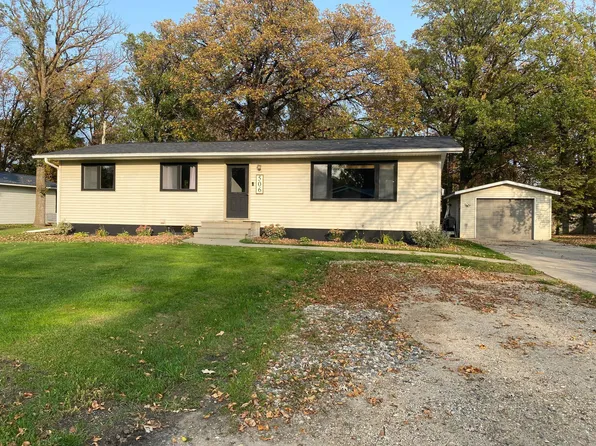 506 7th Ave, Roseau, MN 56751