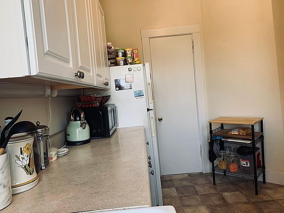 3rd image of 124 Babcock St #30
