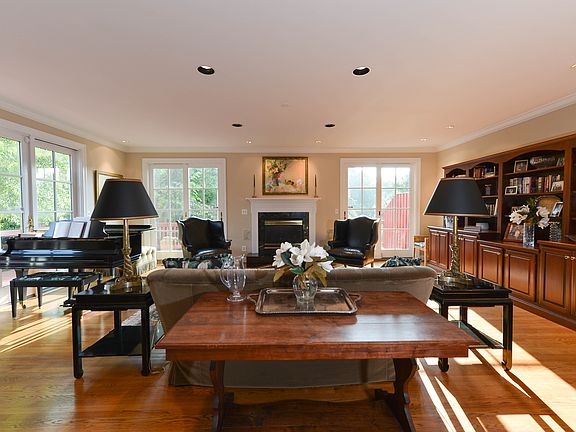 5th image of 145 Carpenters Row