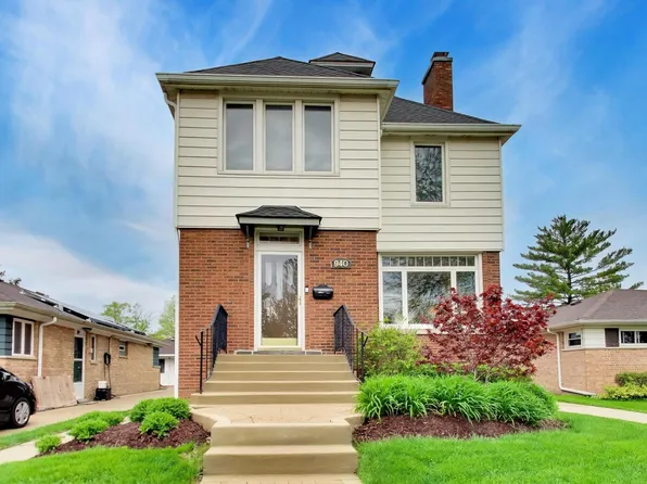 940 W Grant Dr, Des Plaines, IL 60016