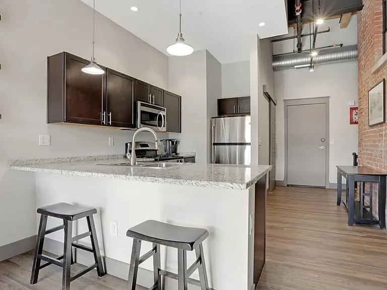570 S Front St #110 — Photo 4