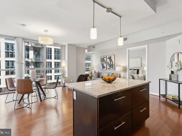 1025 1st St SE APT 615, Washington, DC 20003