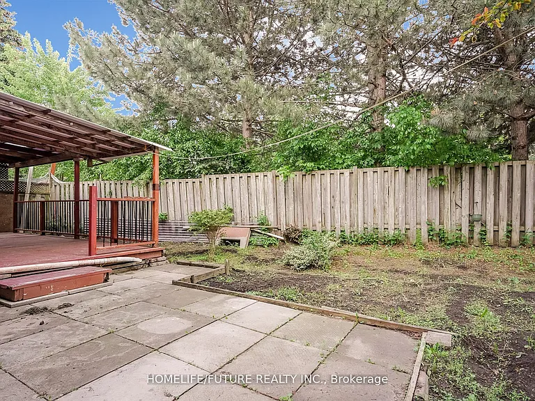 47 Carisbrooke Sq #BASEMENT — Photo 16