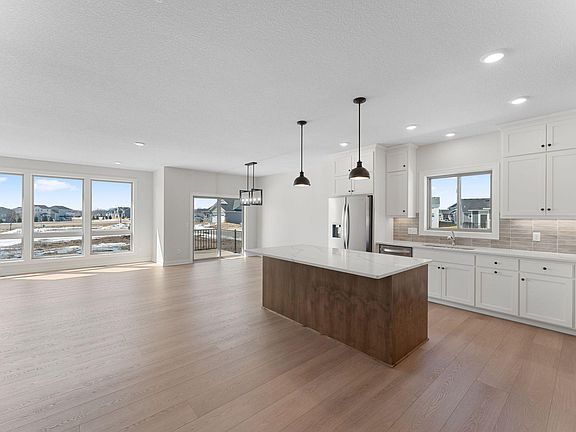 4th image of 17779 Ellsworth Dr