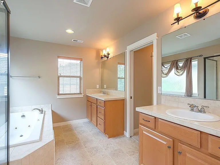 6146 NE Ridgestone Ct — Photo 25