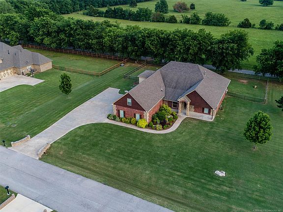 3rd image of 5168 E Hickory Meadow Dr