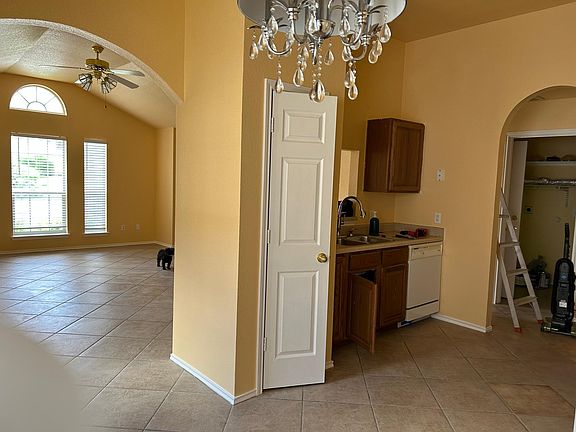 4th image of 1125 Mira Loma Ln