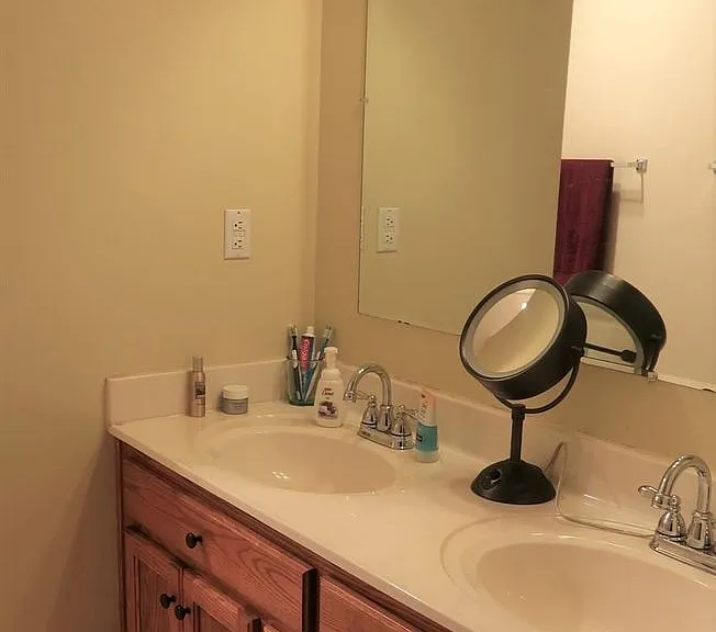 685 Tarrytown Rd — Photo 3