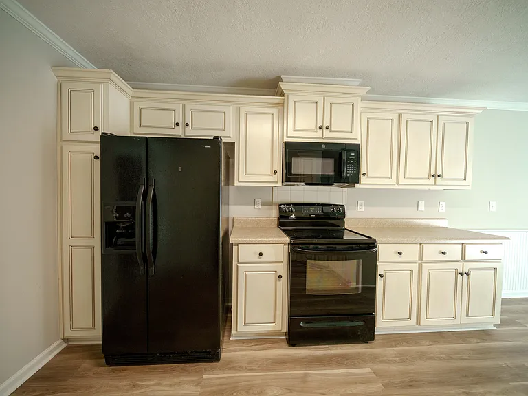 3121 Alexandria Dr — Photo 9