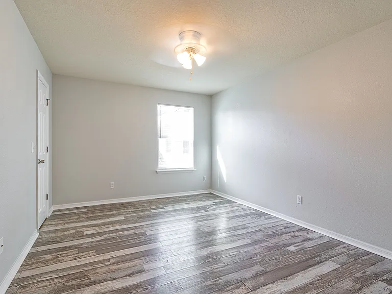 1210 Bassano Way — Photo 26