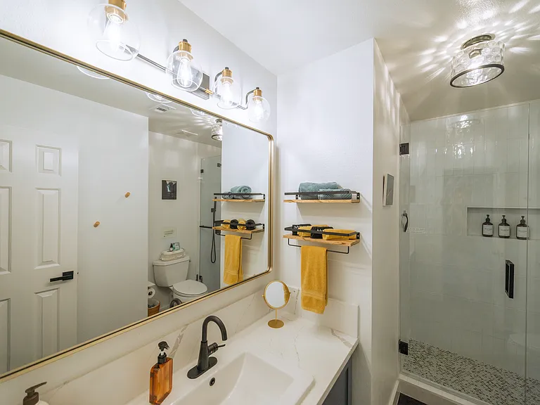 15030 Lantern Dr — Photo 39