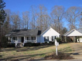 110 Falls Crest Dr, Lagrange, GA 30240