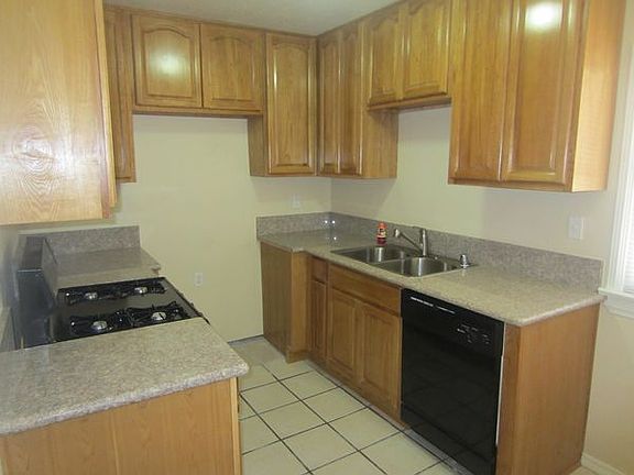 3rd image of 3979 Severance Ave