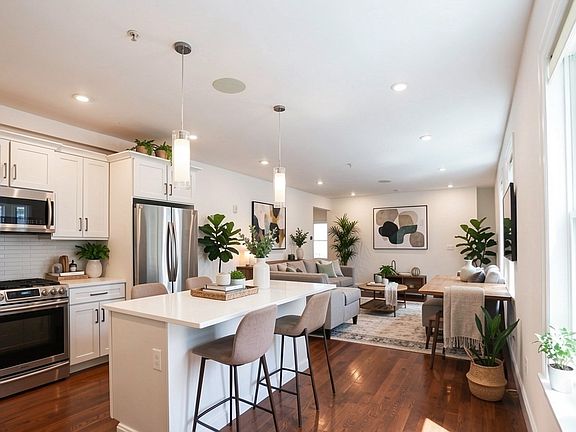 3rd image of 76 Flint St #1