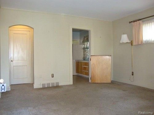 3rd image of 278 E Marshall St