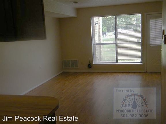 3rd image of 624 S Oak St