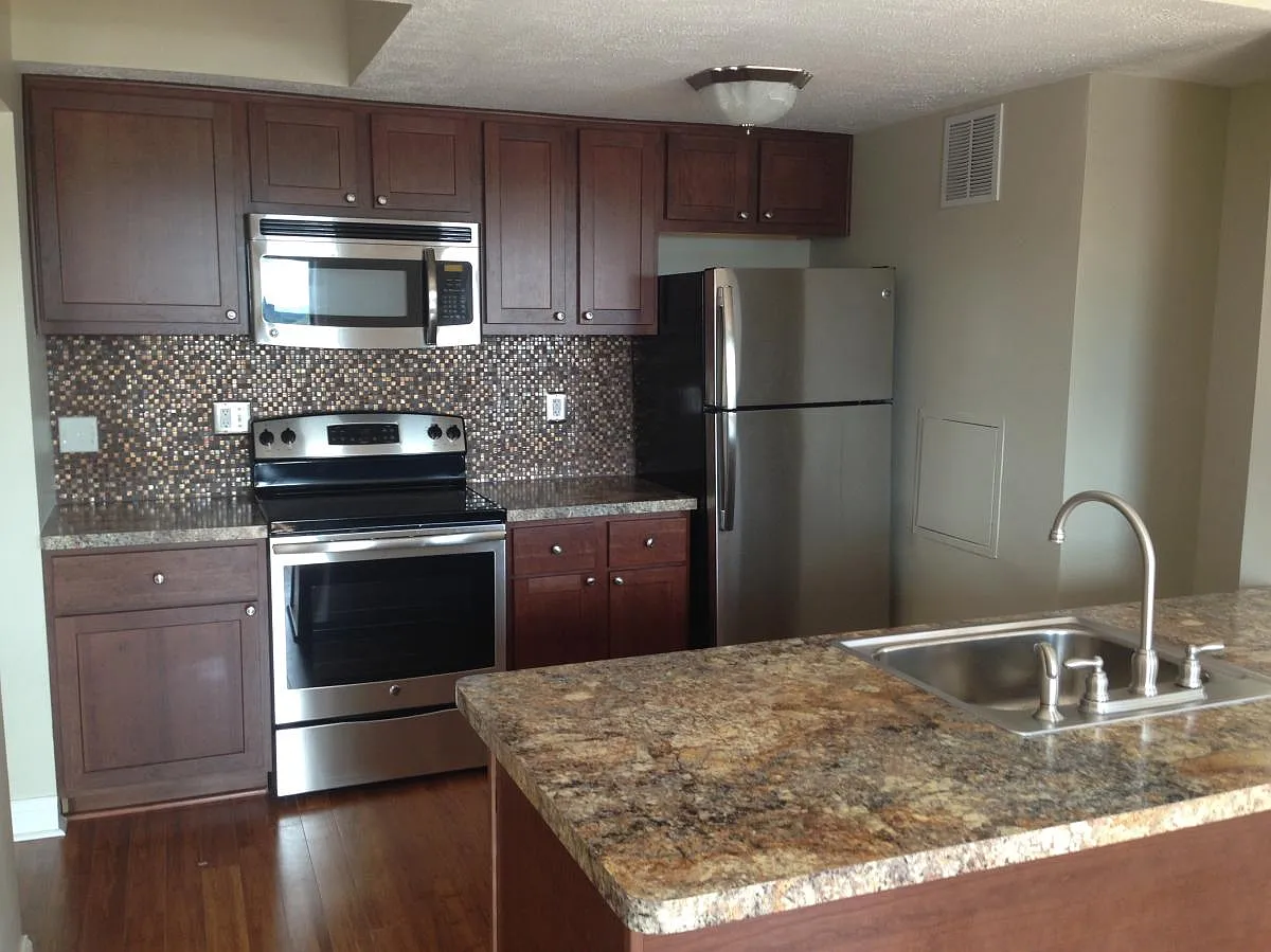 Historic Stolp Island Apartments — Photo 4