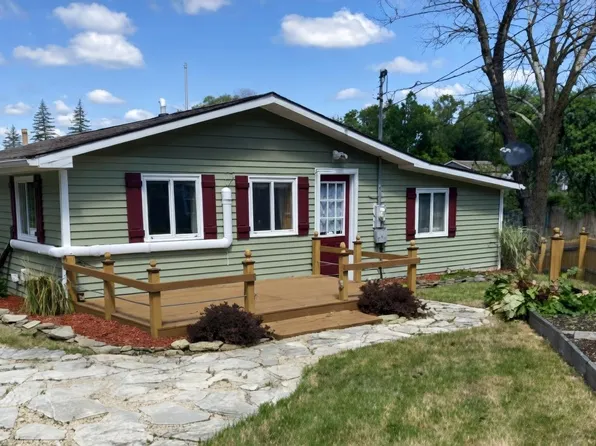 1231 Aspen Dr, Beaverton, MI 48612