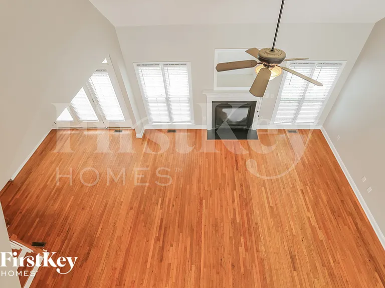17 Orchard Grass Ct — Photo 4