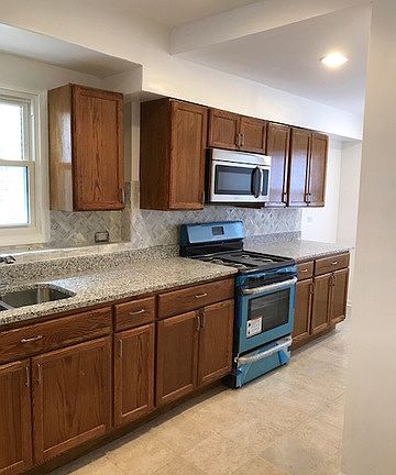 3rd image of 520 N Leamington Ave
