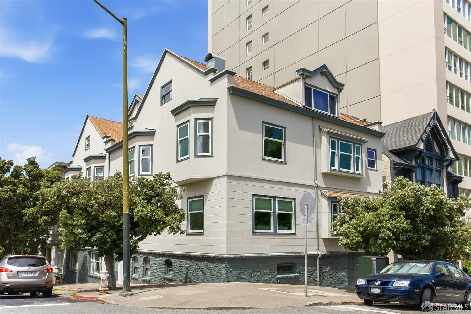 1904 Leavenworth St - Photo 1