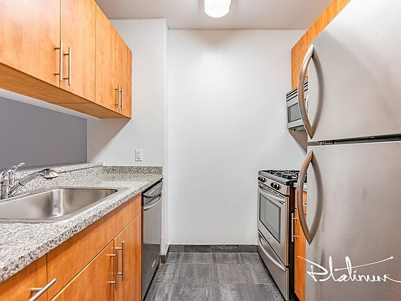 5th image of 2 Gold St APT 10B