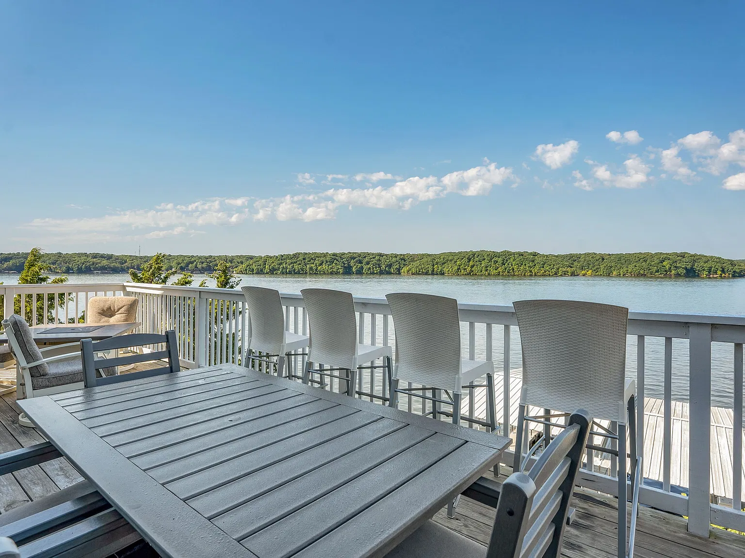 5 bed, 4200 sqft, $2,550 — Photo 3